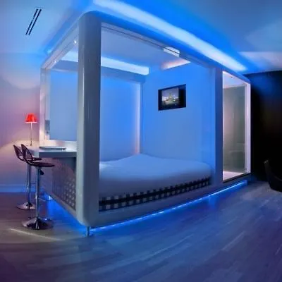 Отель Qbic Amsterdam Wtc